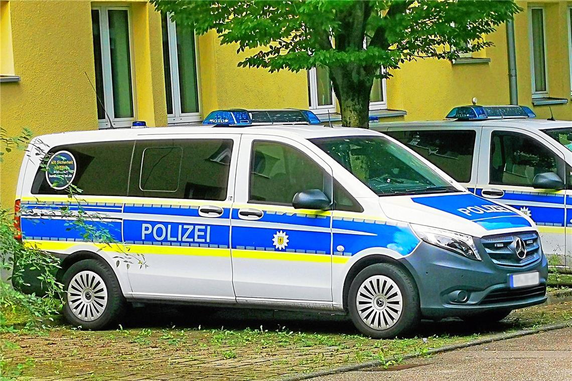 Unfallflucht auf Parkplatz An dem beschädigten Auto entsteht ein Sachschaden von 2000 Euro. Symbolfoto: Tobias Sellmaier
