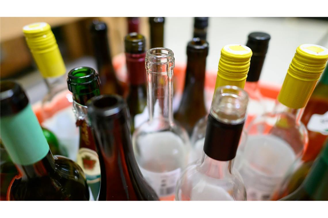 Dry January - Vier Wochen Trockenzeit in Deutschland? An den Feiertagen stoßen viele Menschen gern mit Alkohol an.