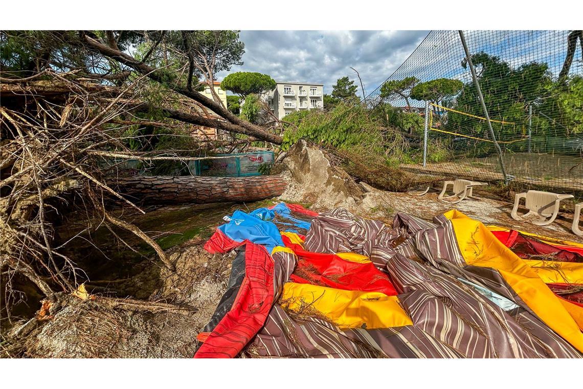 Unwetter richtet rund um Rimini schwere Schäden an An der Adria-Küste ist jetzt im Hochsommer Hauptsaison.