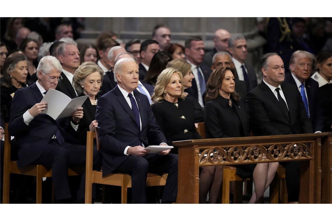 Trump: Carter starb glücklich, weil Biden schlechter war An der Trauerfeier für Carter nahmen sowohl Biden als auch Trump teil. (Archivbild)