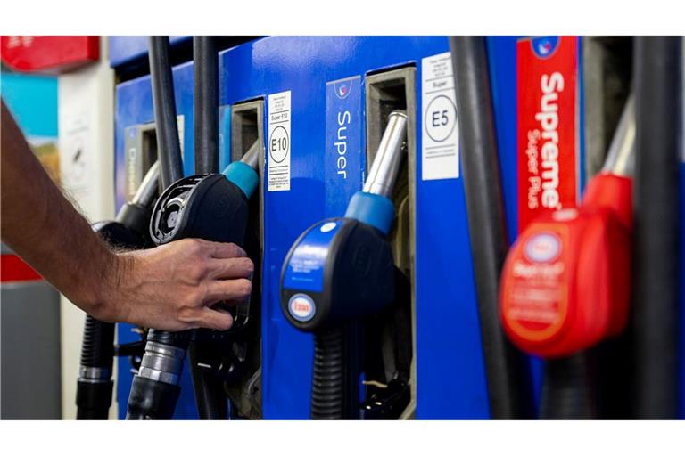 An der Zapfsäule soll es günstiger werden.