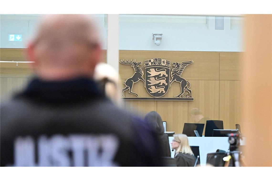 Mutmaßliche Rechtsterroristen wollten Gebiete "erobern" An drei Orten in Deutschland laufen die Prozesse gegen sogenannte Reichsbürger, die der Gruppe um Heinrich XIII. Prinz Reuß zugerechnet werden. (Archivfoto)