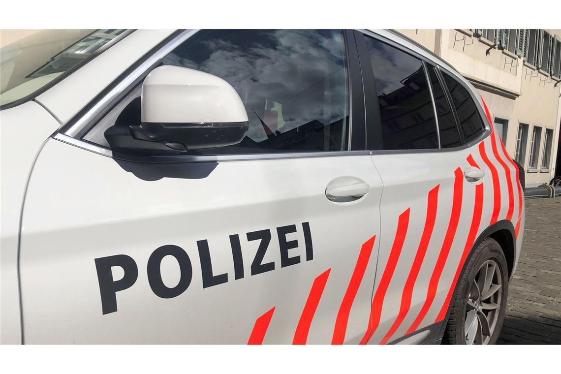 An einem Schweizer Bahnhof soll ein Mann vier Menschen durch Stiche verletzt haben (Symbolfoto).