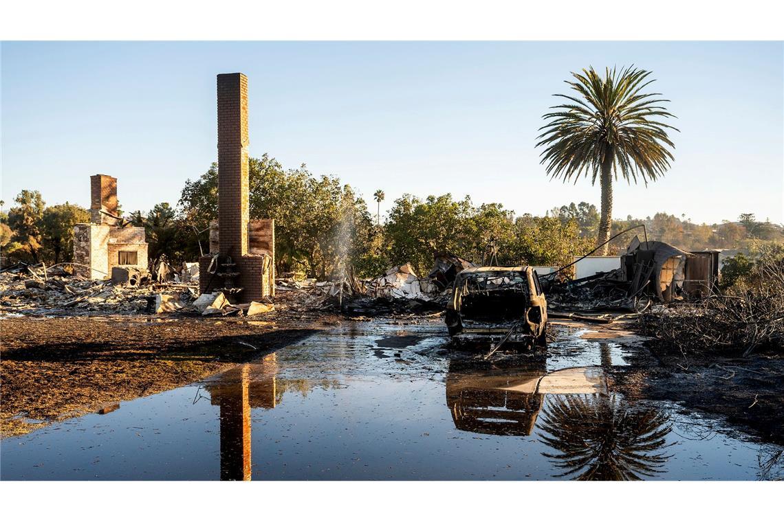 Waldbrand in Kalifornien legt Häuser in Schutt und Asche An vielen Stellen sind nur noch Brandruinen übrig.