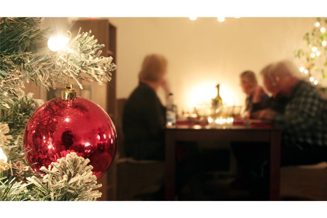 Was tun, wenn der Verschwörungsonkel loslegt? An Weihnachten treffen Familien aufeinander – in einigen kollidieren dann die Weltanschauungen.