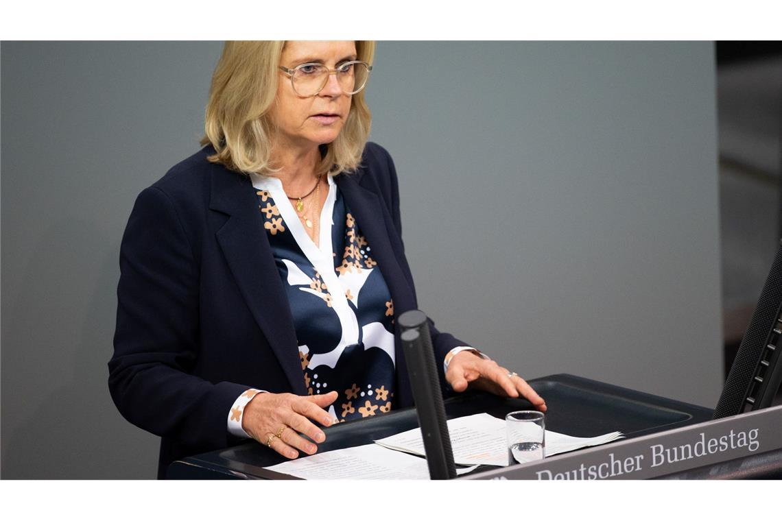 Union benennt Voraussetzungen für Gewaltschutzgesetz Andrea Lindholz (CSU) kann sich nicht vorstellen, dass es mit den Fraktionen von SPD und Grünen noch vor der Neuwahl eine Einigung über ein Gewaltschutzgesetz gibt. (Archivbild)