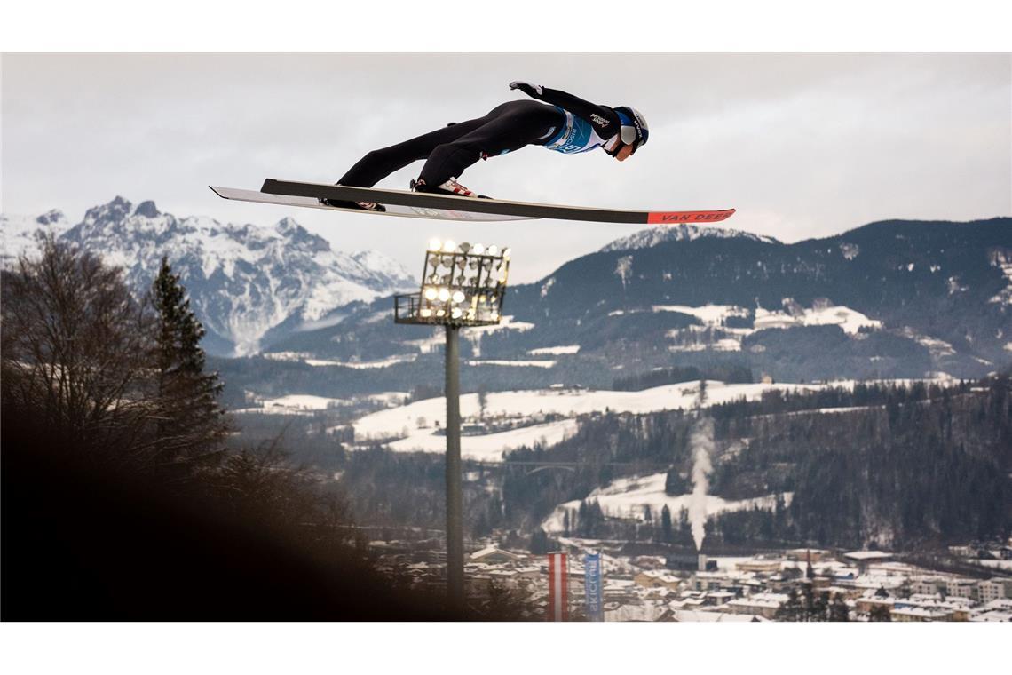 Kraft gewinnt Skisprung-Quali - Wellinger auf Platz neun Andreas Wellinger ist in der Qualifikation der beste deutsche Springer.