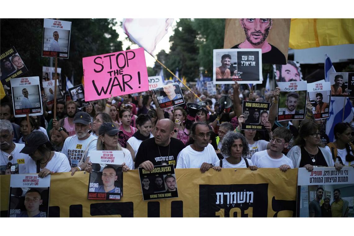 Israel gerät wegen Gaza-Kriegs zunehmend unter Druck Angehörige der Geiseln fordern Verhandlungen über ein Abkommen zur Freilassung der Entführten. (Archivbild)
