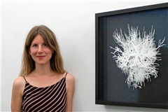 Angela Murr hat die künstlerische Arbeit mit wurzelartigen Strukturen schon zu Beginn ihres Studiums fasziniert. Beim Projekt „unnamed tree ∞/∞“ lösen sich die Grenzen zwischen physischer Skulptur und digitalem Raum auf. Fotos/Screenshots: Angela Murr