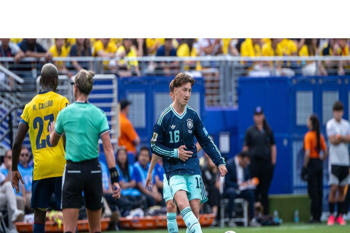 Angelo Stiller (Note 3,5): Kam nach der Pause für Aleksandar Pavlovic. Der Stuttgarter brachte bei seinem WM-Debüt etwas mehr Ruhe ins Spiel. Tempo ging von Angelo Stiller und seinen Pässen aber nicht aus. Rettete aber in höchster Not (77.).