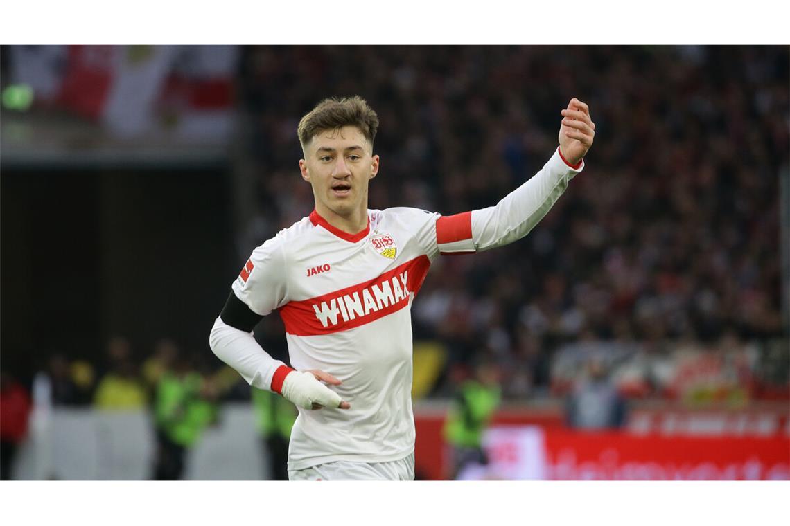 Hartes Ringen um Stillers Zukunft Angelo Stiller spielt seit dem Sommer 2023 beim VfB – und hat sich zu einem absoluten Leistungsträger gemausert.