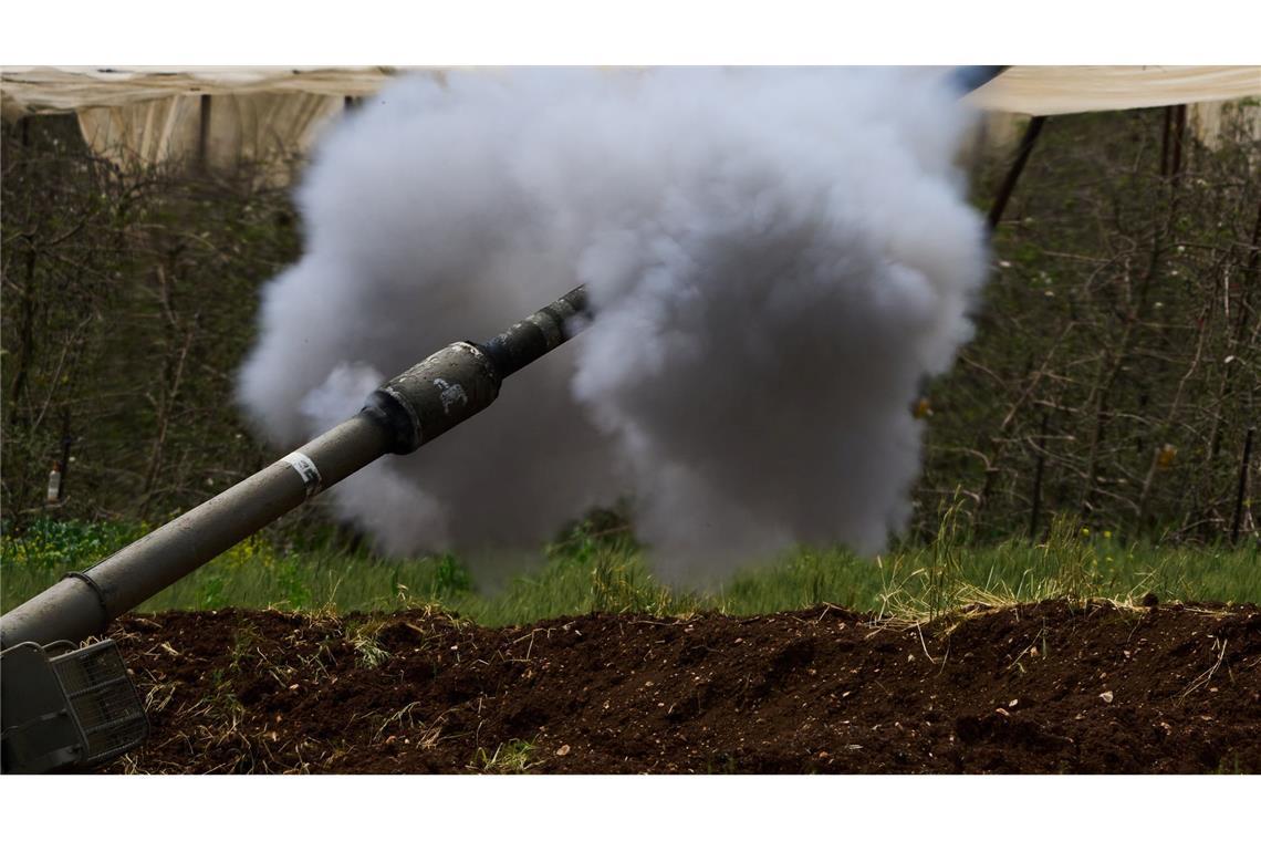 Angriffe beider Seiten gab es trotz der geltenden Waffenruhe. (Archivbild)