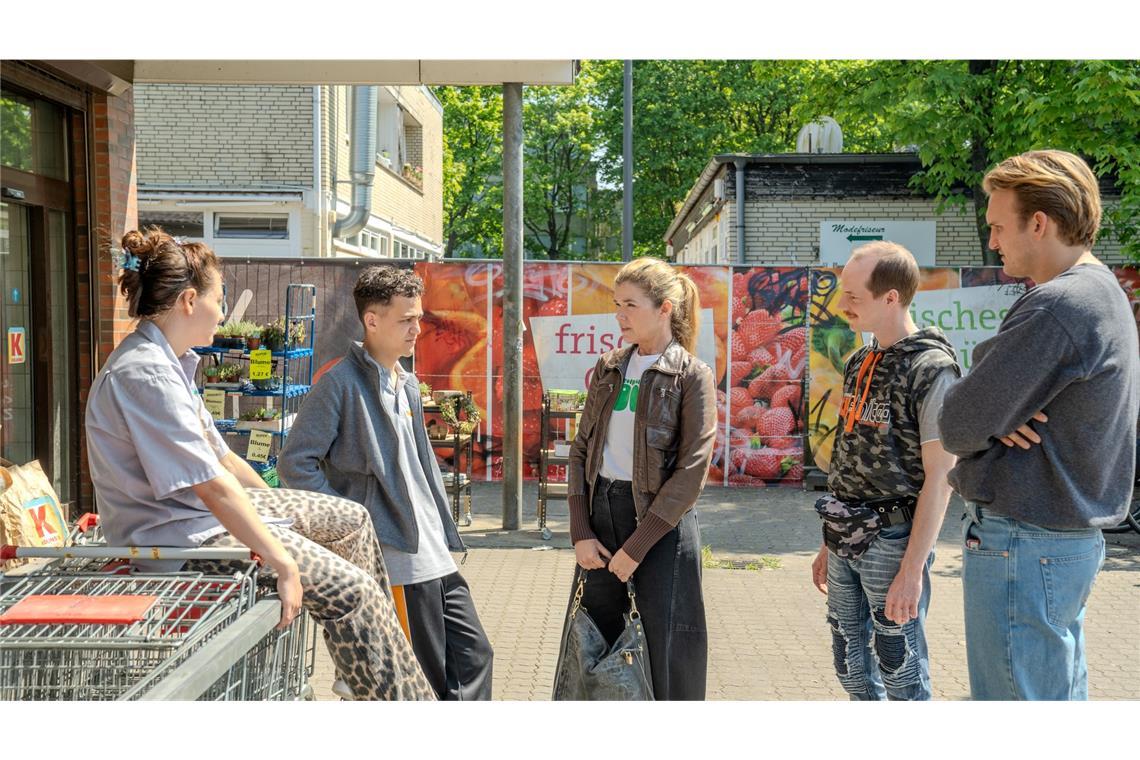 Finale "Discounter"-Staffel: Die letzte Party in Billstedt Anke Engelke ist einer der vielen prominenten Gaststars der vierten Staffel.