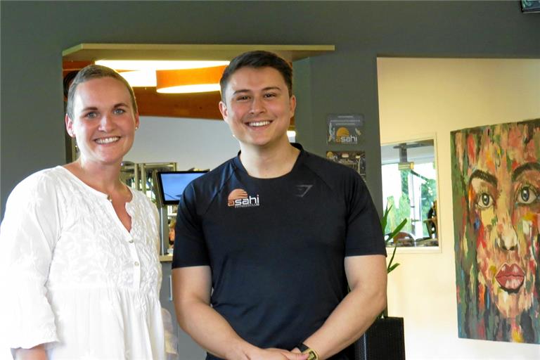 Ann-Kathrin Kiefer und Emre Polat im Fitnessstudio Asahi. Foto: Christine Schick