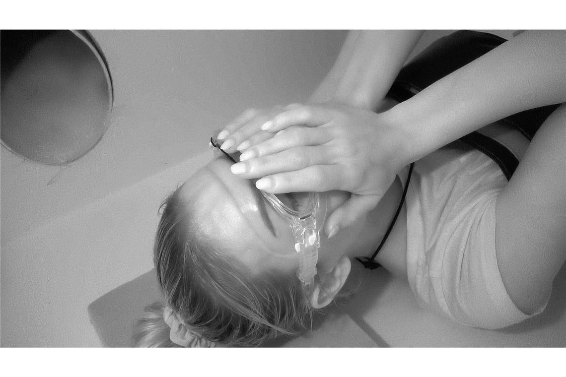 Toiletten-Eklat im Camp – „Ich bin eine hygienische, saubere Frau“ Anna-Carina bekommt Panik noch bevor die Prüfung startet.