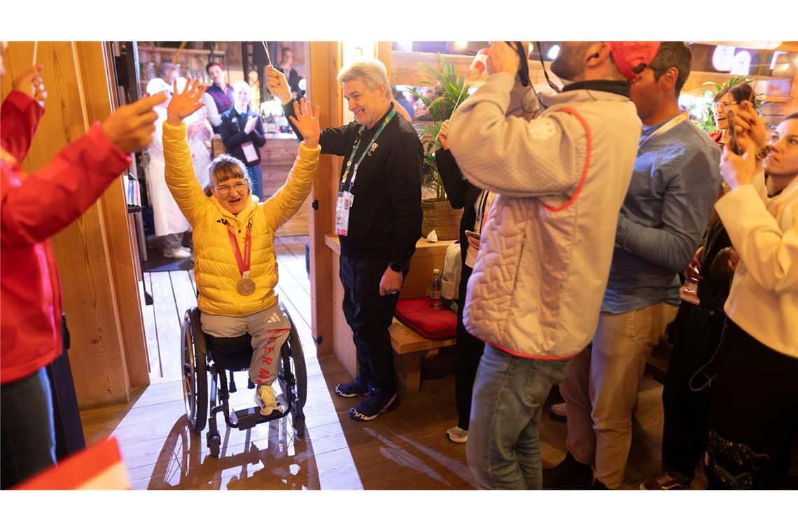 Anna-Lena Forster wird gefeiert.