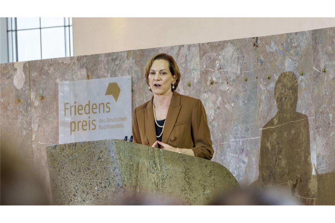 Die Autokraten aller Länder vereinigen sich Anne Applebaum bei der Verleihung des Friedenspreises des Deutschen Buchhandels in Frankfurt.