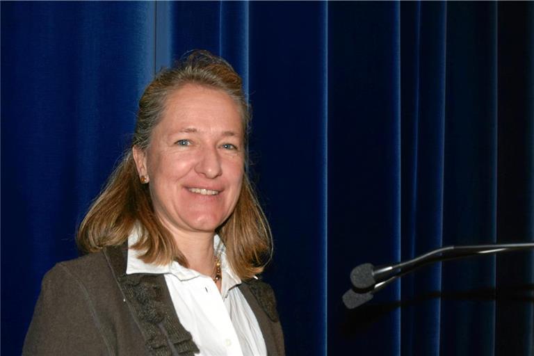 Anne Ruth Weber nimmt in ihrem Vortrag Bezug auf die Bibel. Foto: Elisabeth Klaper