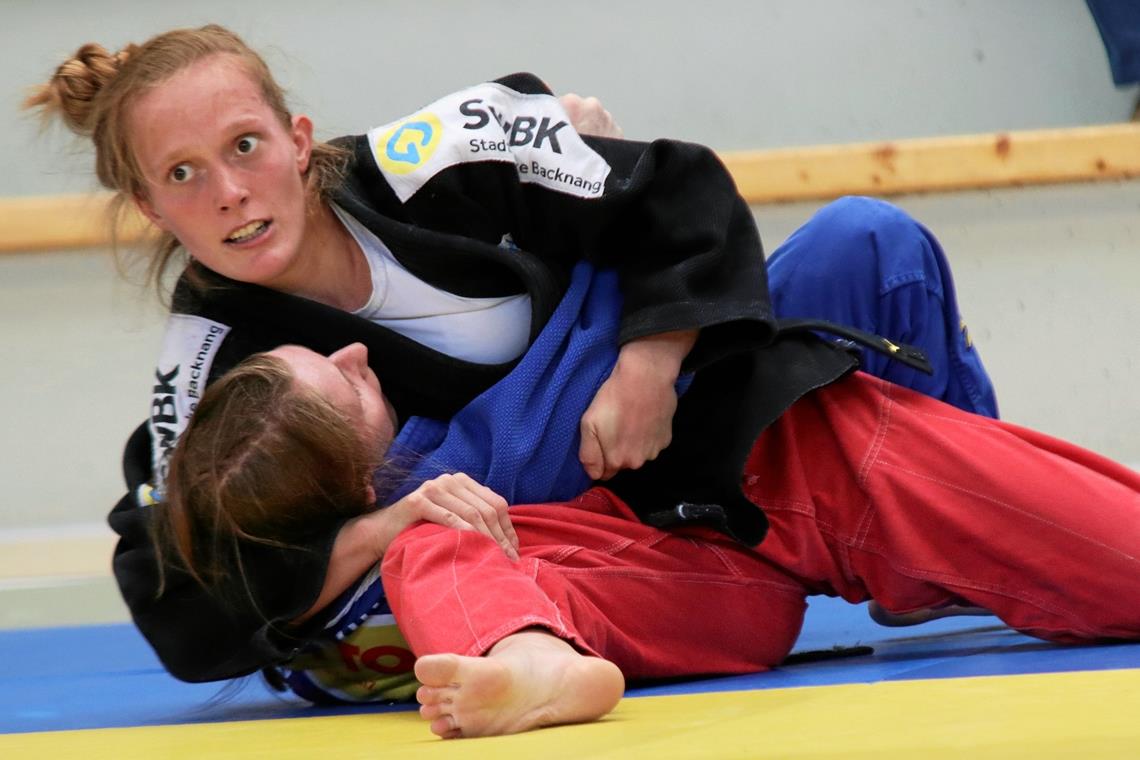 Annika Würfel (oben) ist für die TSG-Frauen sehr wertvoll. Foto: Seán McGinley