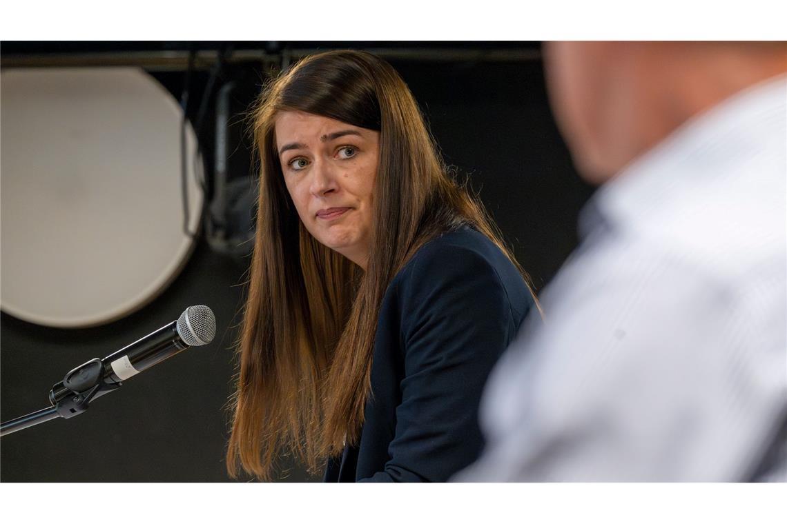 Tod in Psychiatrie - Eltern fordern Aufarbeitung Anwältin Jella von Wiarda fordert Aufklärung.