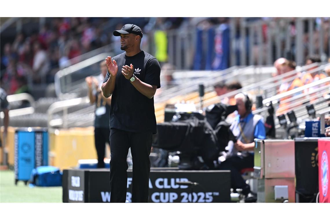 Musialas Comeback-Show und weitere "schöne Geschichten" Applaus für seine torhungrigen Spieler: Vincent Kompany.