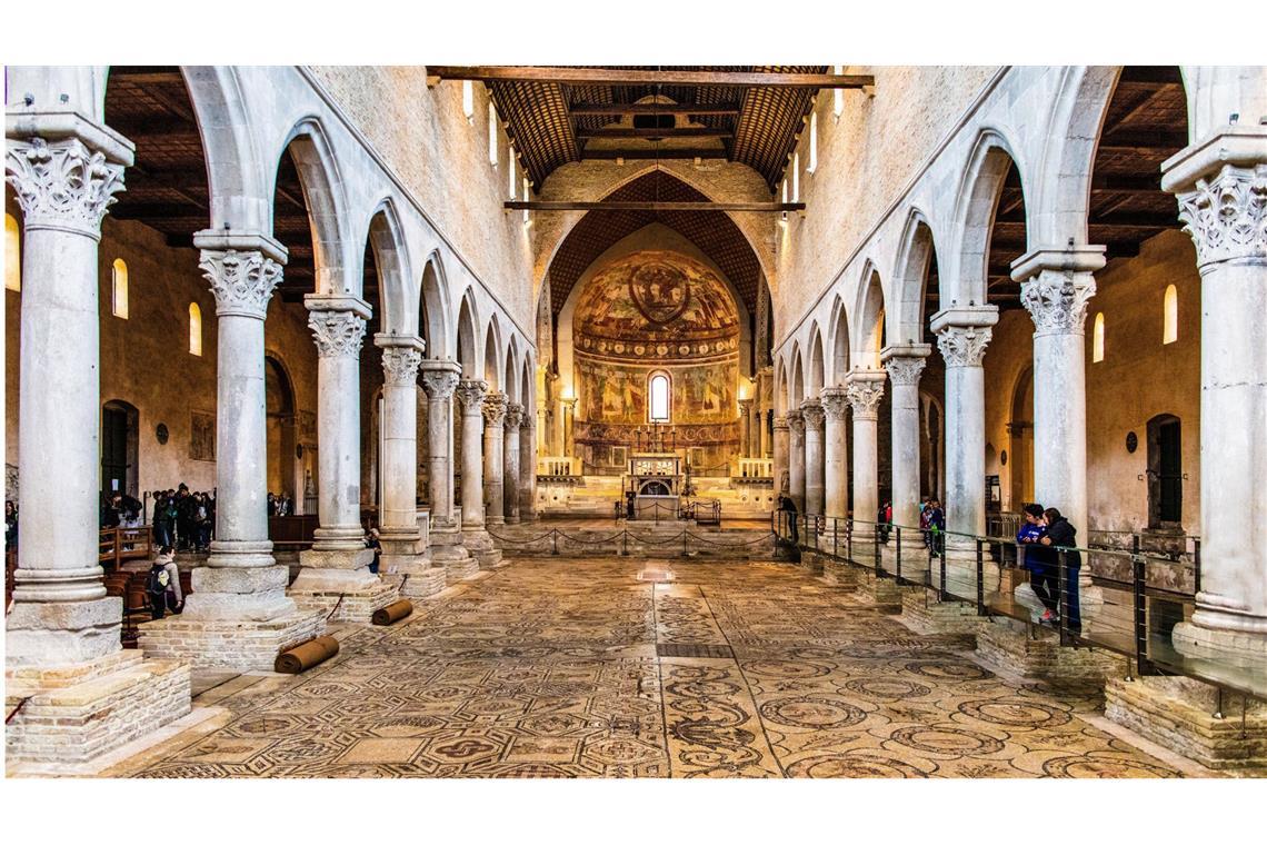 Aquileia und das Erbe von Byzanz Aquileia ist bekannt für einen Dom mit den größten erhaltenen frühchristlichen Mosaiken der westlichen Welt.
