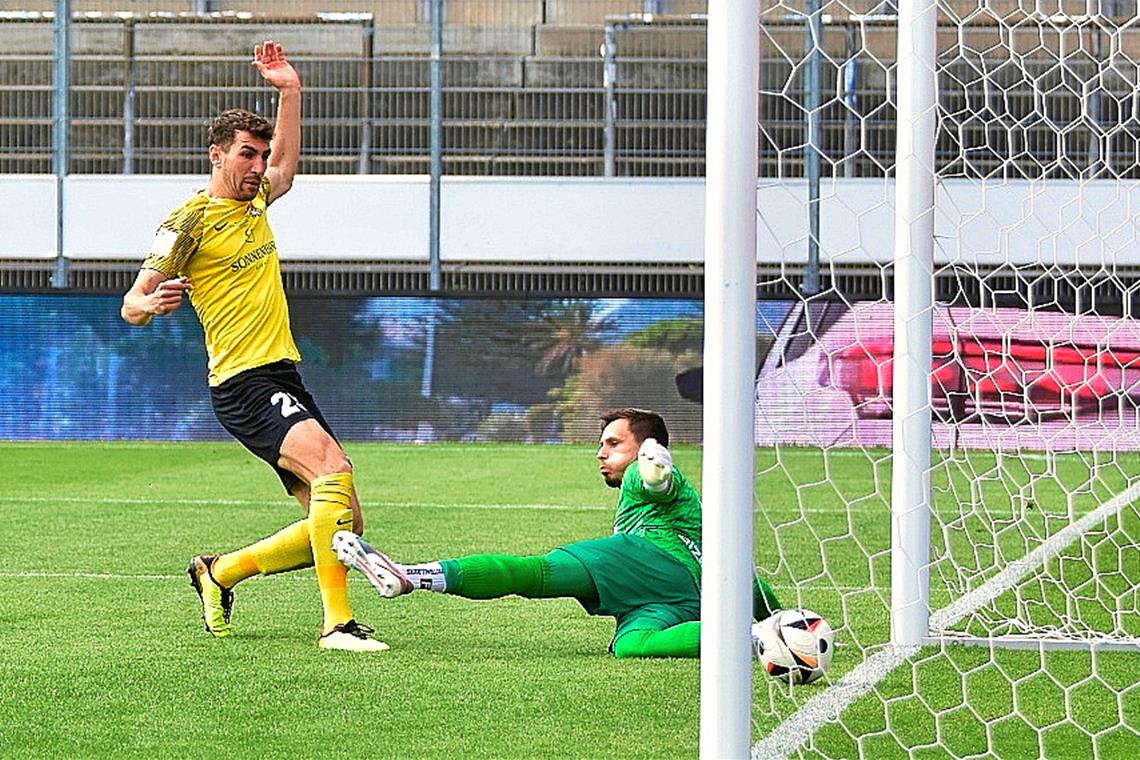 Die SG Sonnenhof Großaspach gewinnt den WFV-Pokal Arbnor Nuraj bringt Großaspach drei Minuten nach der Pause mit dem 1:0-Fürhurngstreffer auf die Siegerstraße. Foto: Tobias Sellmaier