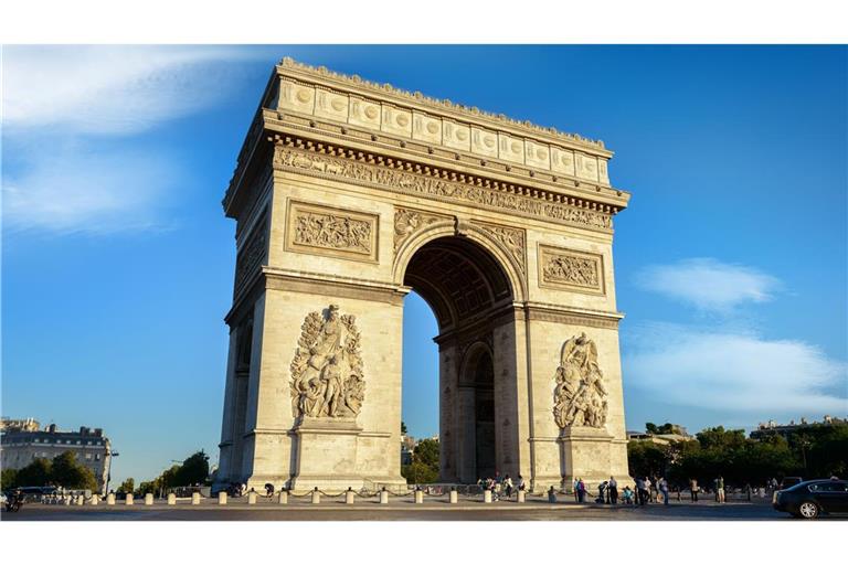Arc de Triomphe in Paris: Ein Video in Frankreich sorgt für Empörung.