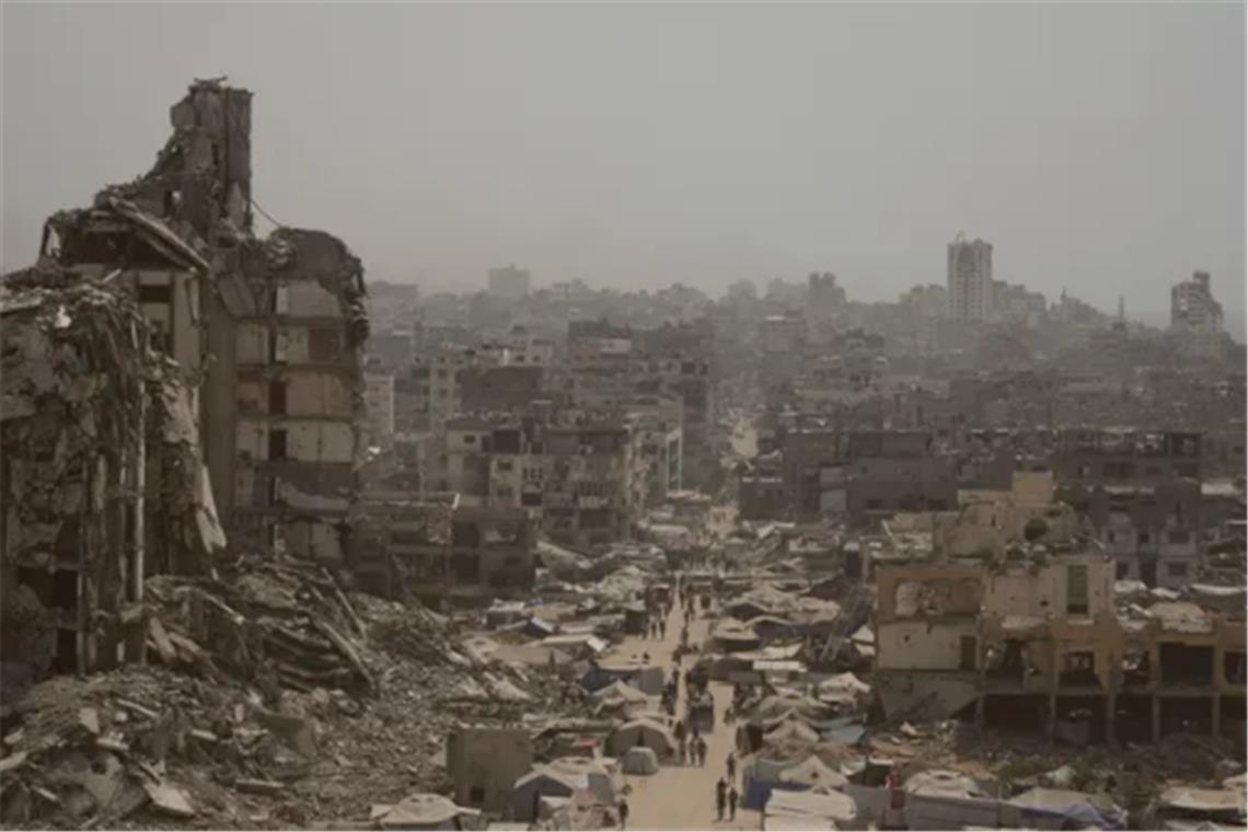 Archivbild: Durch israelische Bombardierungen zerstörte Gebäude im Gazastreifen.