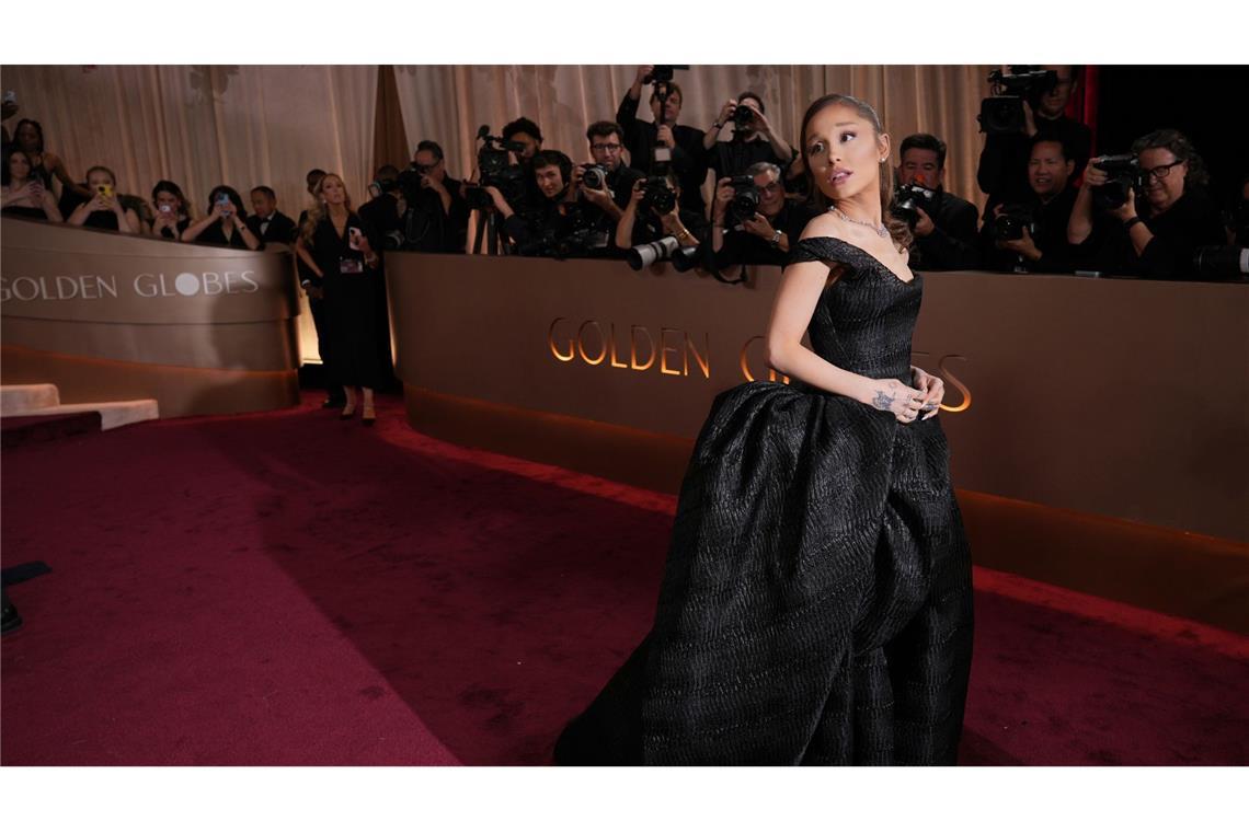 Ariana Grande kommt zu den 83. Golden Globes im Beverly Hilton.