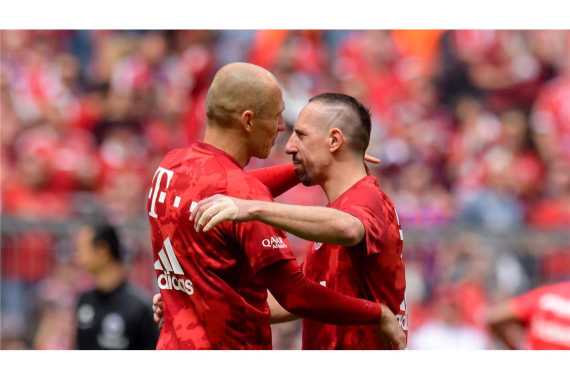 Arjen Robben (l) und Franck Ribéry prägten eine Epoche beim FC Bayern.