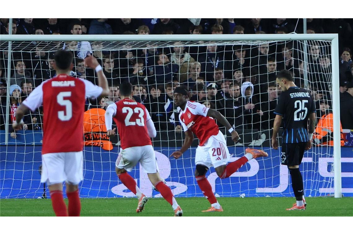 Arsenals Noni Madueke (2. v.r.) traf beim klaren Auswärtssieg beim FC Brügge doppelt.