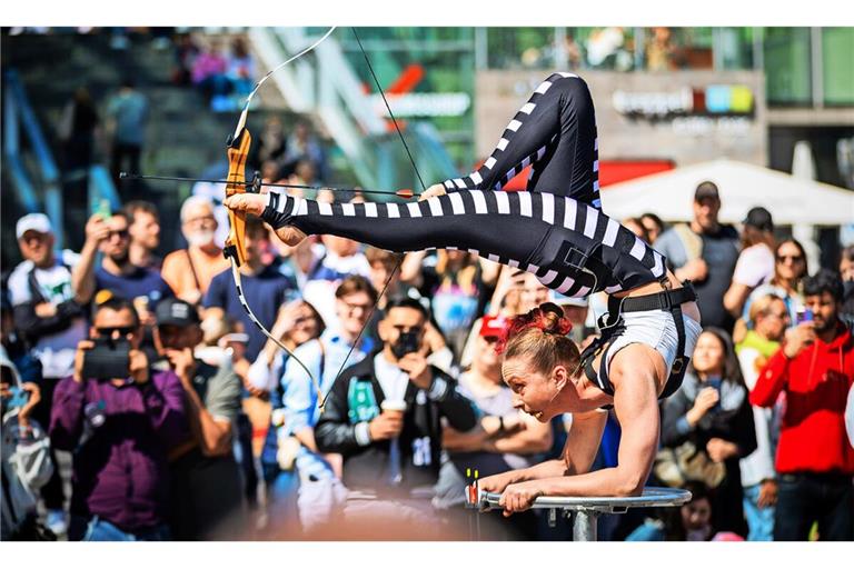 Artistik, Tanz, Comedy und Musik: Die Innenstadt wird zur Showbühne.
