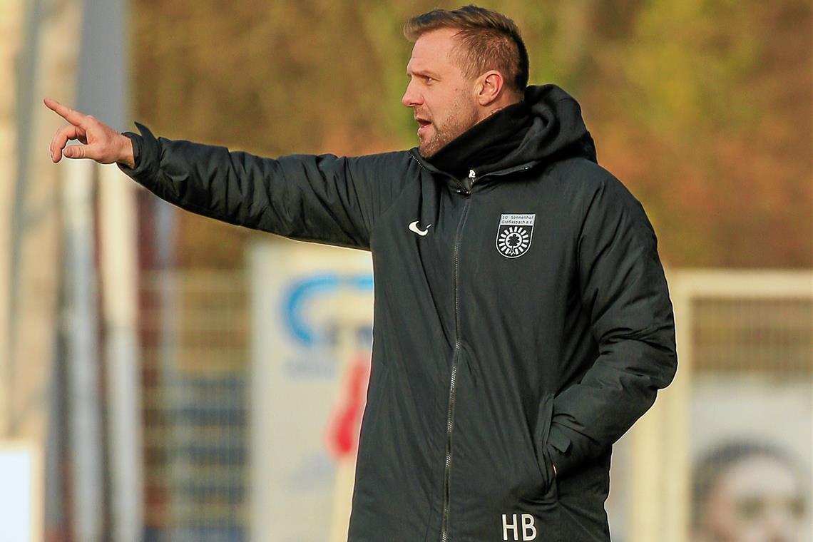 Eine Rückkehr ohne Rachegelüste Aspachs Ex-Trainer Heiner Backhaus gibt mittlerweile bei Rot-Weiß Koblenz die Kommandos an der Seitenlinie. Obwohl der 39-Jährige vergangenen Winter im Fautenhau nach nur 40 Tagen bereits wieder gehen musste, freut er sich aufs Wiedersehen mit der SG Sonnenhof. Foto: A. Becher