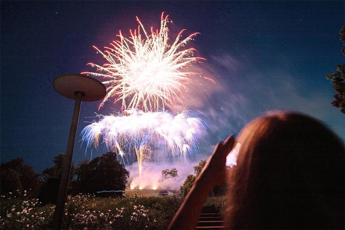 Das Lichterfest wird zum Lichterfestival Auch 2025 soll es wieder ein Feuerwerk im Höhenpark geben.