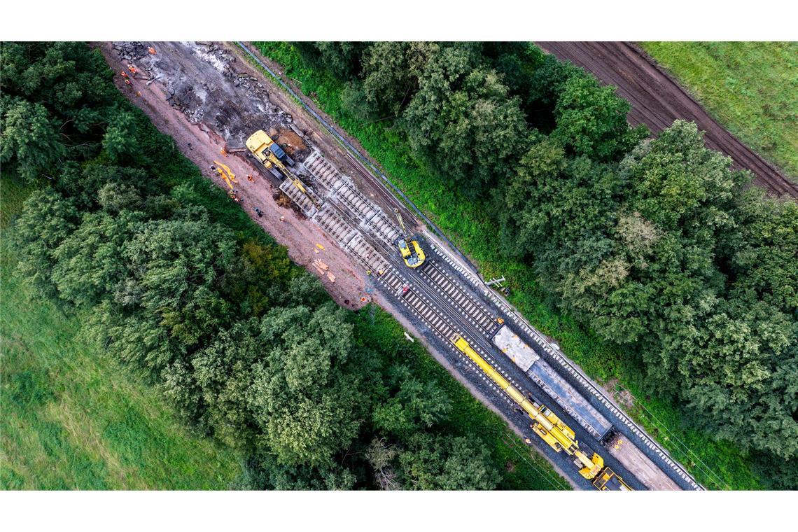 Fahrplanwechsel bei der Bahn – Was sich für Reisende ändert Auch 2026 wird im Schienennetz wieder viel gebaut. Unter anderem drohen fünf Generalsanierungen, den Zugverkehr zu belasten. (Archivbild)