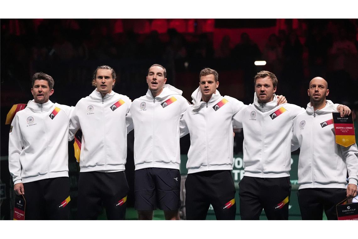 Auch Alexander Zverev (2.v.l.) bei der diesjährigen Endrunde im Davis Cup an.