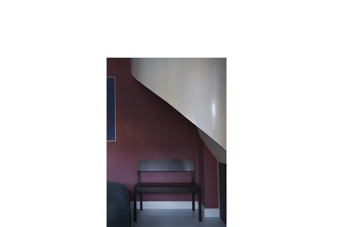Was die Trends der Mailänder Möbelmesse über uns aussagen Auch an der Wand jetzt gern gesehen – Bordeaux. Dazu passt die Bank „Workshop“ von Muuto.