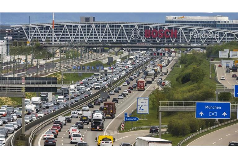Auch auf der A8 ist mit Staus zu rechnen (Archivbild).