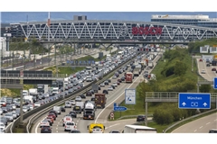 Auch auf der A8 ist mit Staus zu rechnen (Archivbild).