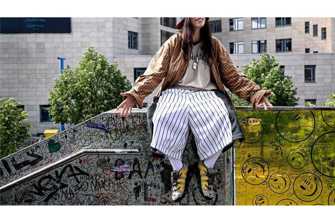 Dubai sein ist alles - oder? Was dieses Jahr angesagt war Auch Billie Eilish trägt gern weiße Socken. (Archivbild)