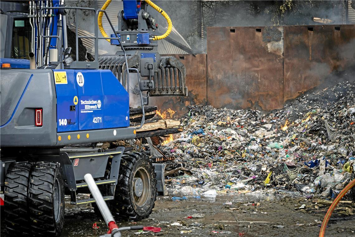 Auch das THW ist im Einsatz. Foto: Alexander Becher
