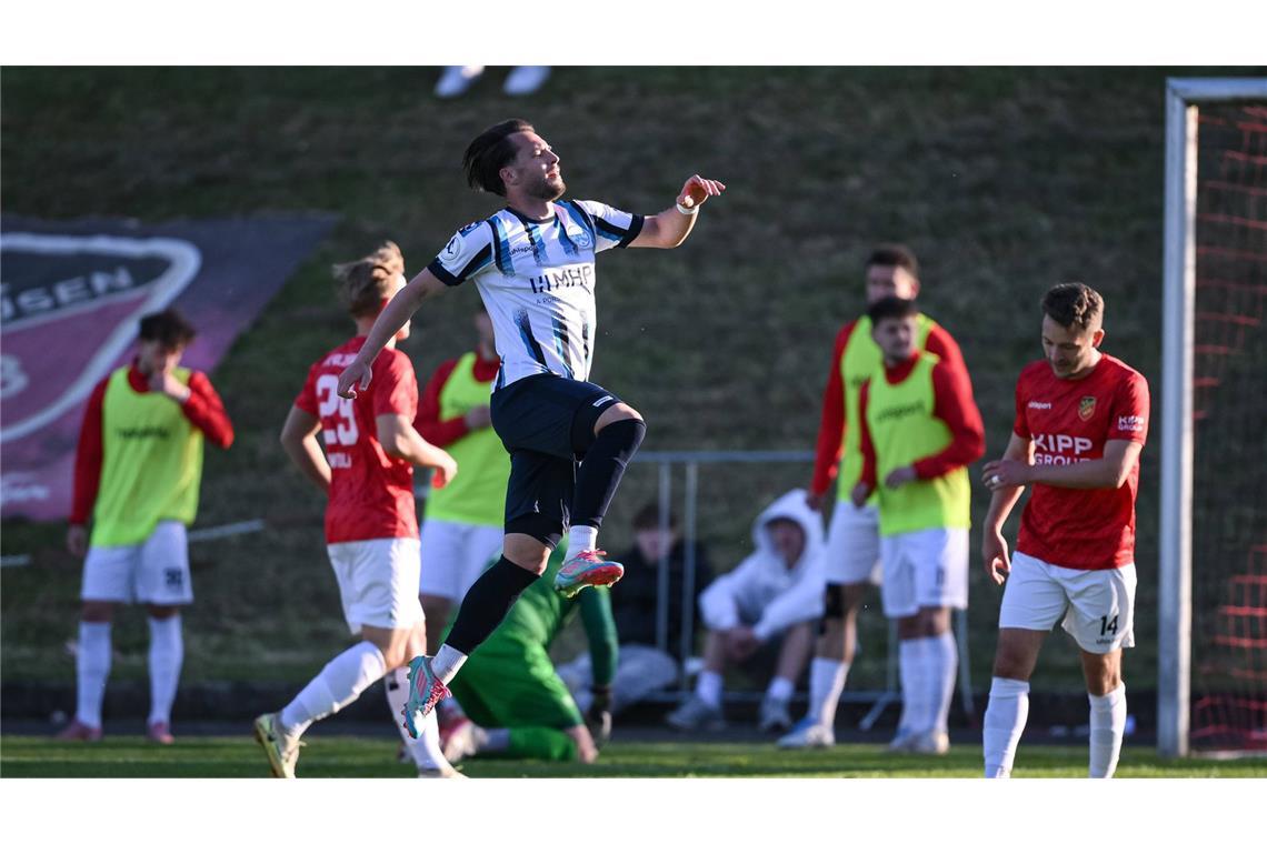 Viererpack in Holzhausen – Marlon Faß schießt die Blauen ins Endspiel