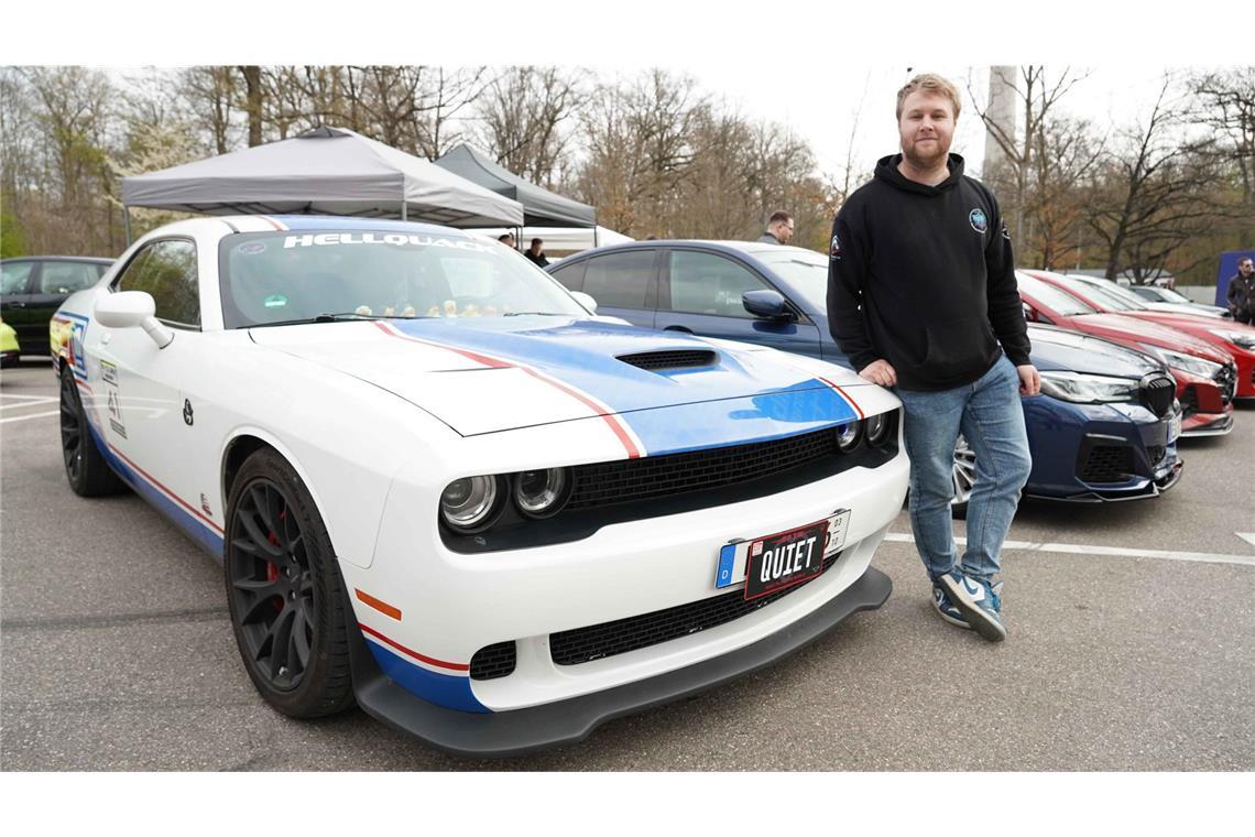 Auch der Fahrer dieses Dodge Challenger hatte sein Fahrzeug mit einer Zweifachlackierung aufgehübscht.