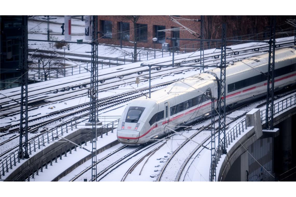 Auch der Fernverkehr könnte vom Wetter-Chaos betroffen sein.