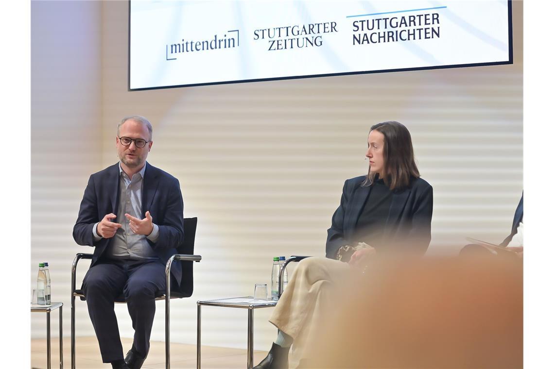 Von Bibern und Bundeskanzlern Auch der Leiter des Berliner Büros, Tobias Peter, war extra nach Stuttgart gereist.