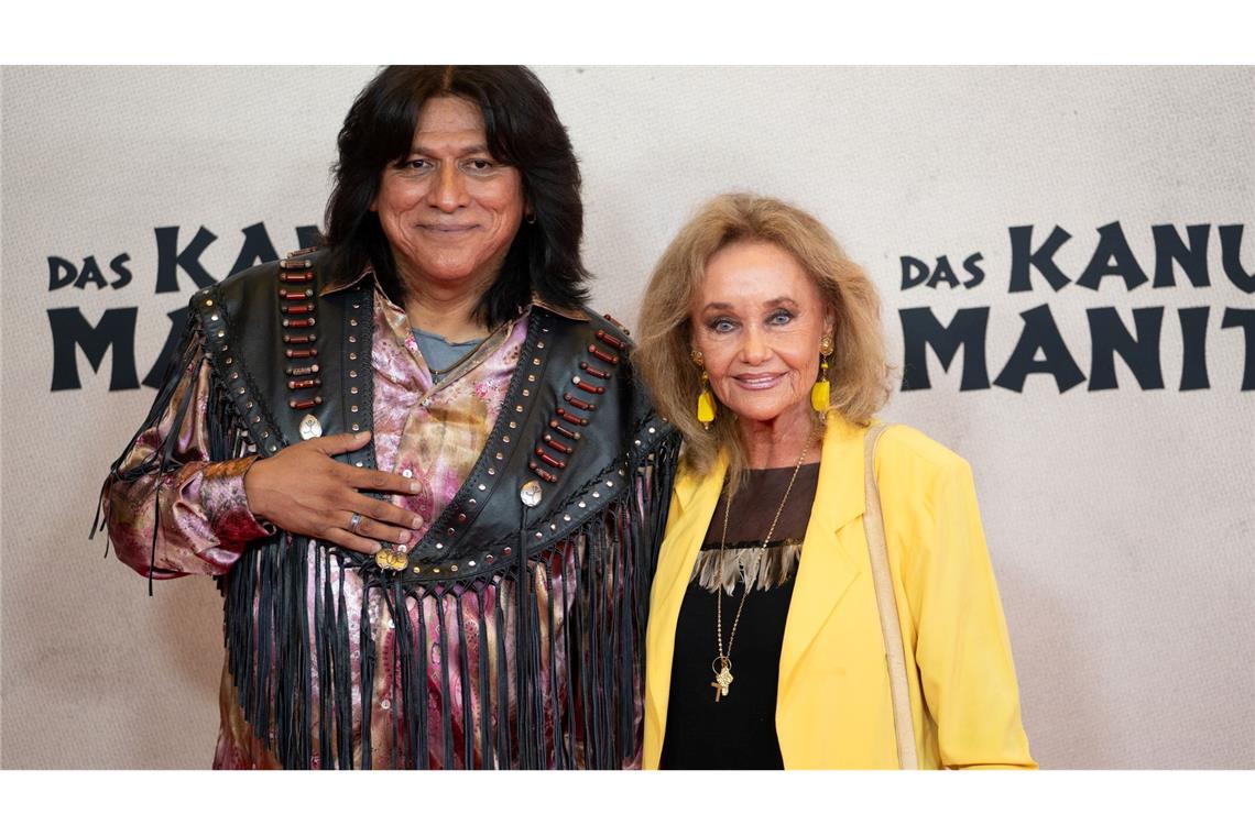 Auch der Schauspieler Alan Tafoya, Jicarilla Apache aus New Mexico, war dabei - und die Witwe des ehemaligen "Winnetou"-Darstellers Pierre Brice, Hella Brice.