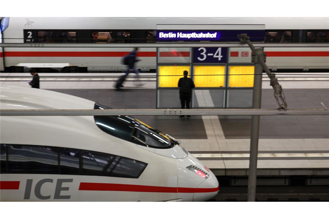 Berliner Hauptbahnhof: Betrieb wird wochenlang eingeschränkt Auch die Gleise drei und vier sind von den Bauarbeiten betroffen. (Archivbild)