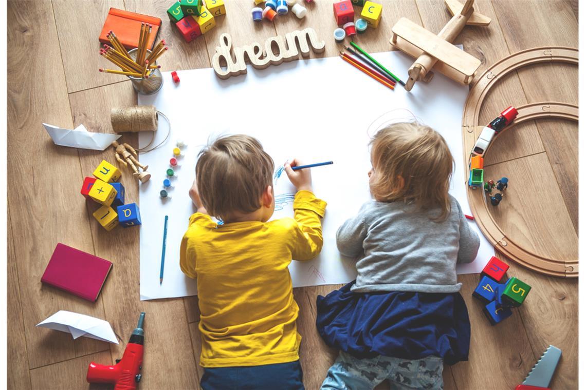 70 Spiele für Zuhause – Drinnen Spaß haben Auch drinnen gibt es für Kinder allerlei zu tun und zu entdecken.