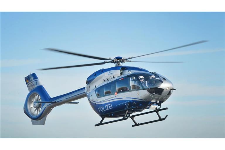 Auch ein Polizeihubschrauber war an der Suche nach dem Mann beteiligt. (Symbolbild)